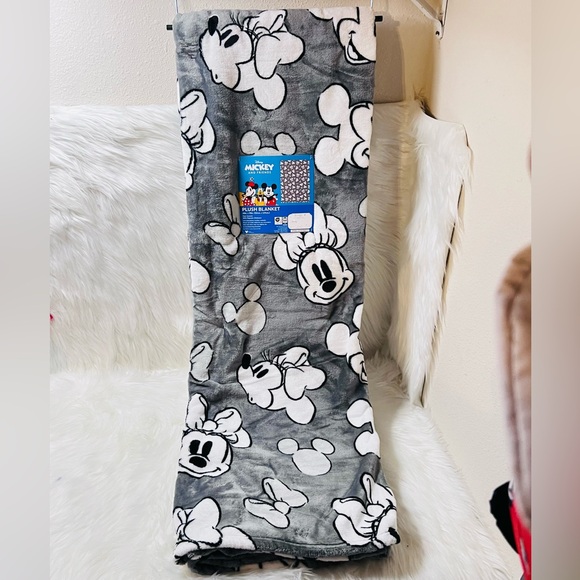 Disney Mickey‎ and Minnie Throw Blanket